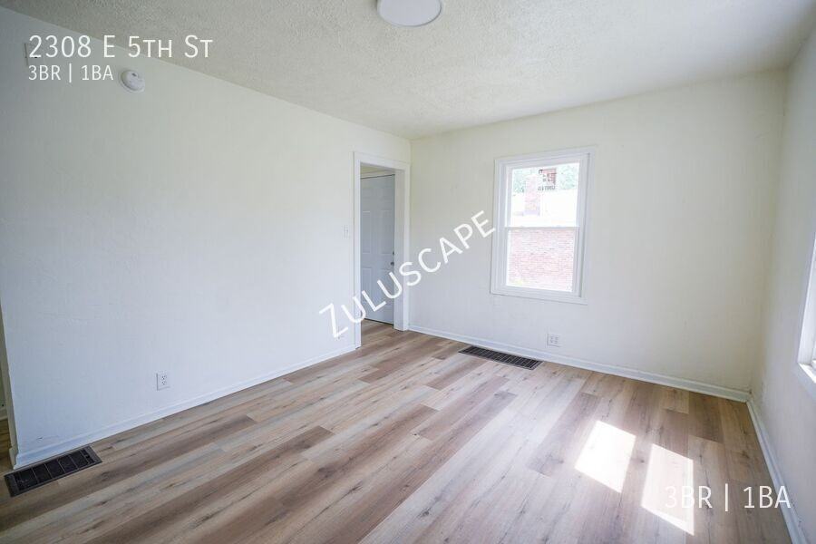 2308 E 5th St - Photo 2 of 13