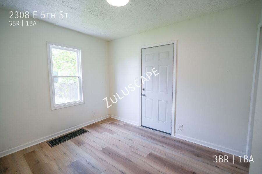 2308 E 5th St - Photo 5 of 13