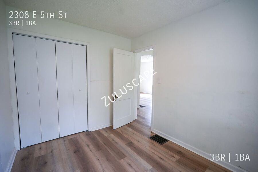2308 E 5th St - Photo 6 of 13
