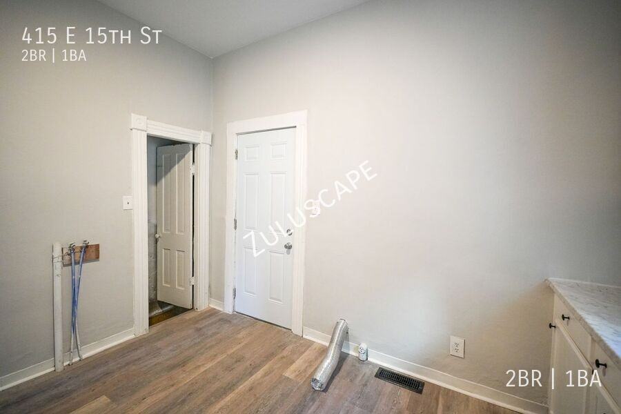 415 E 15th St - Photo 3 of 17
