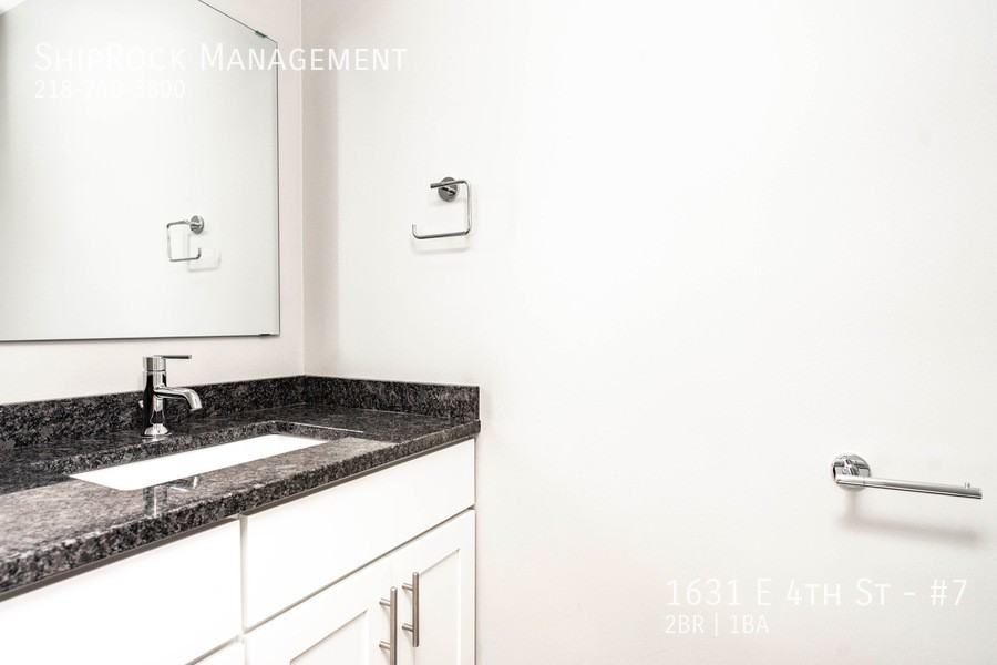 1631 E 4th St #7 - Photo 5 of 7