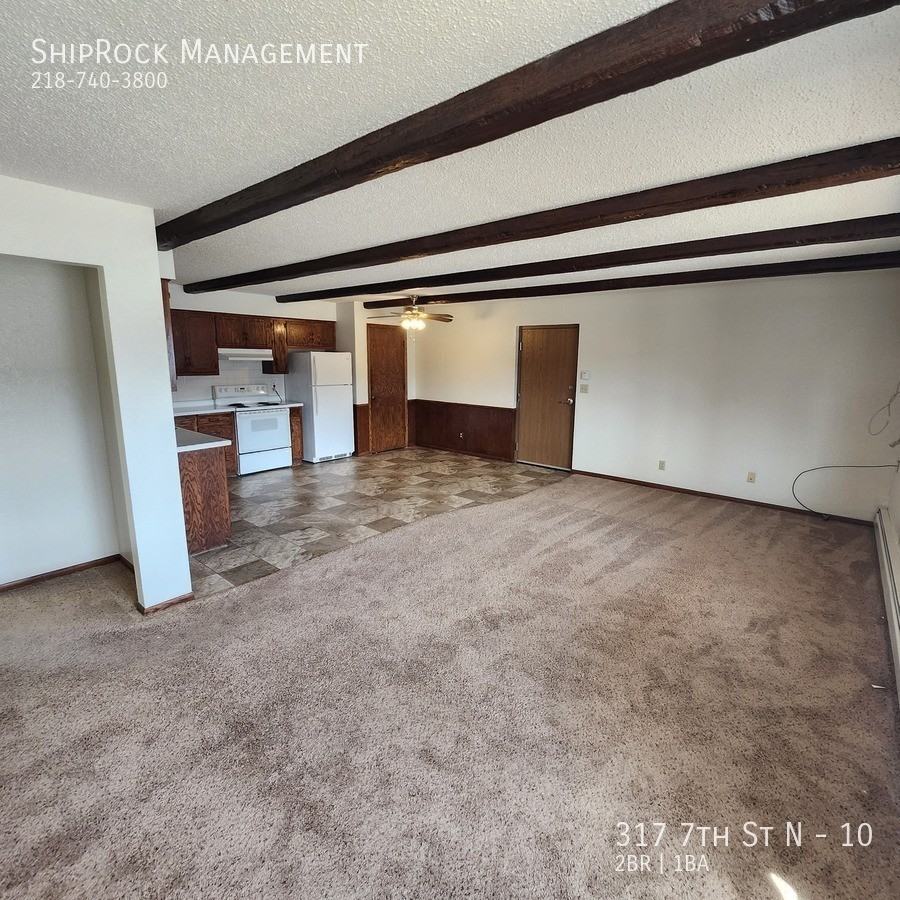 411 7th St N #10 - Photo 4 of 11