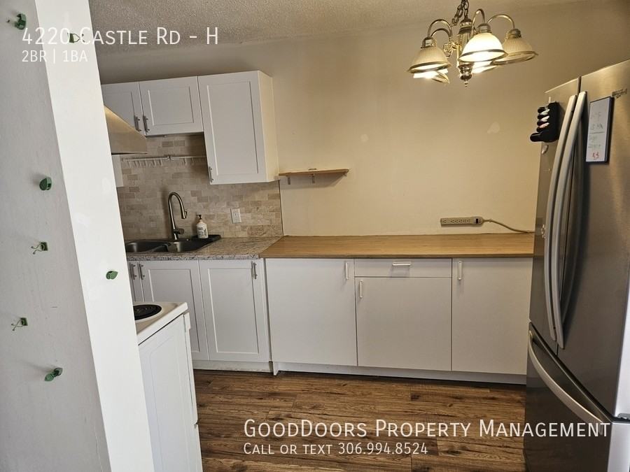 4220 Castle Rd #H - Photo 4 of 12