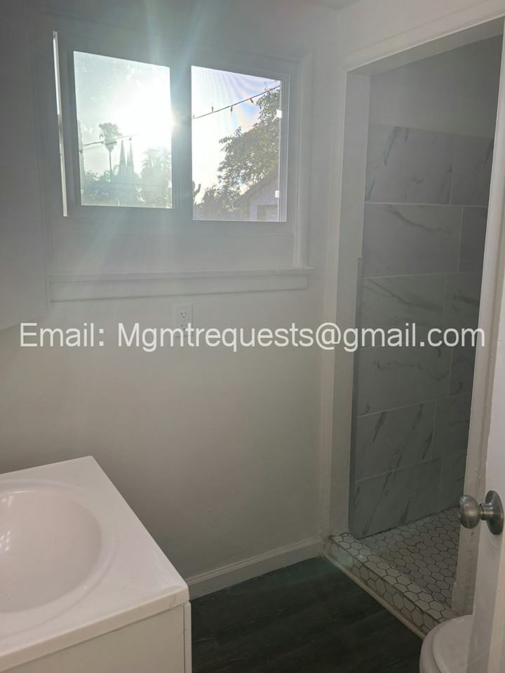 320 East 11th Street, Unit 320 E 11th 1/2 - Photo 7 of 15