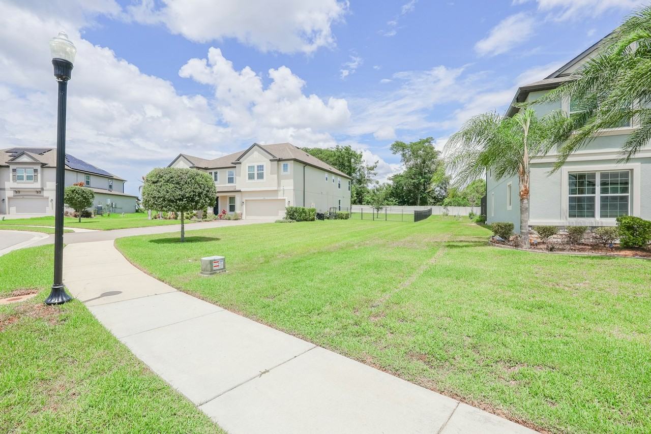 9841 Cabernet Avenue - Photo 3 of 50