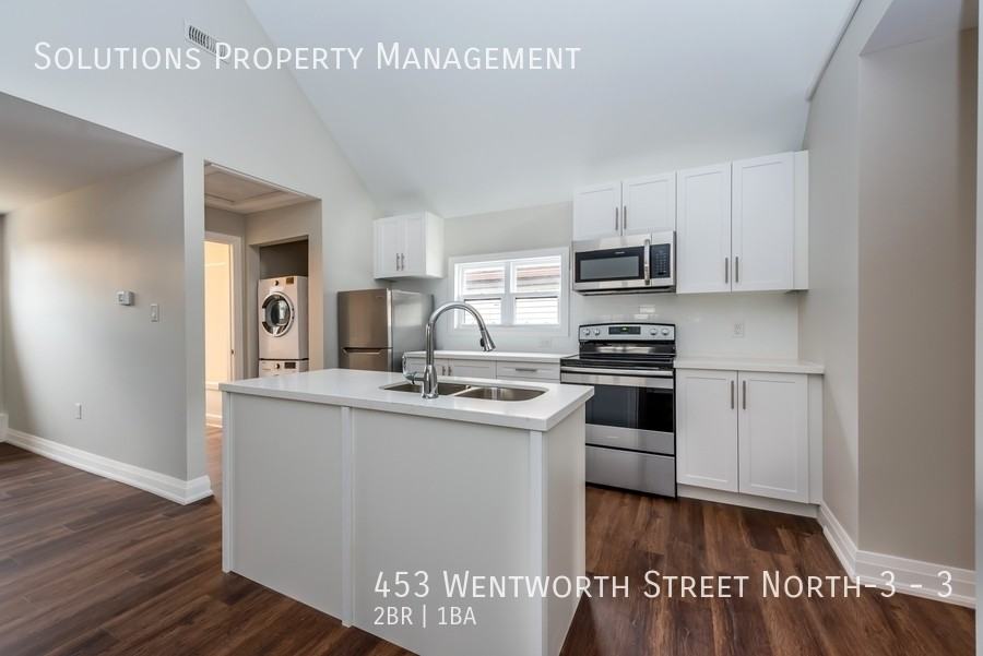 453 Wentworth St N #3 - Photo 7 of 24
