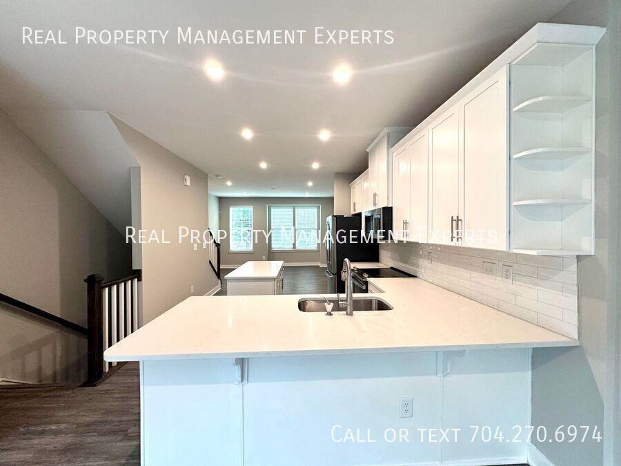 528 Billingsley Rd - Photo 4 of 27