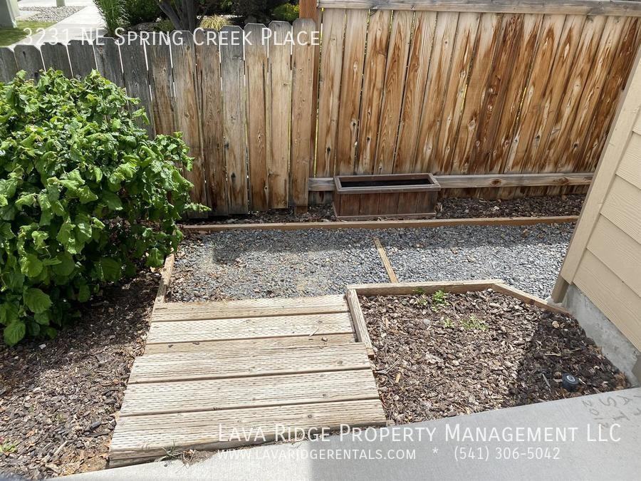 3231 Ne Spring Creek Pl - Photo 5 of 19