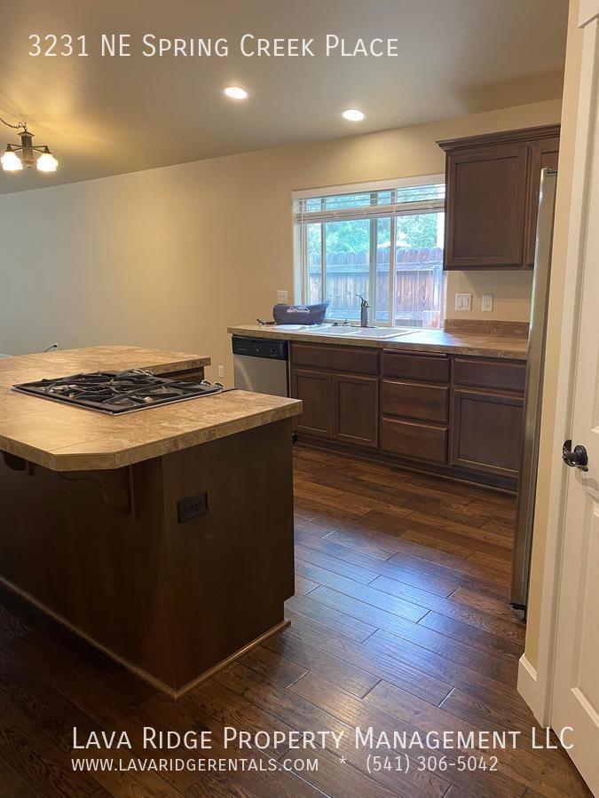 3231 Ne Spring Creek Pl - Photo 7 of 19