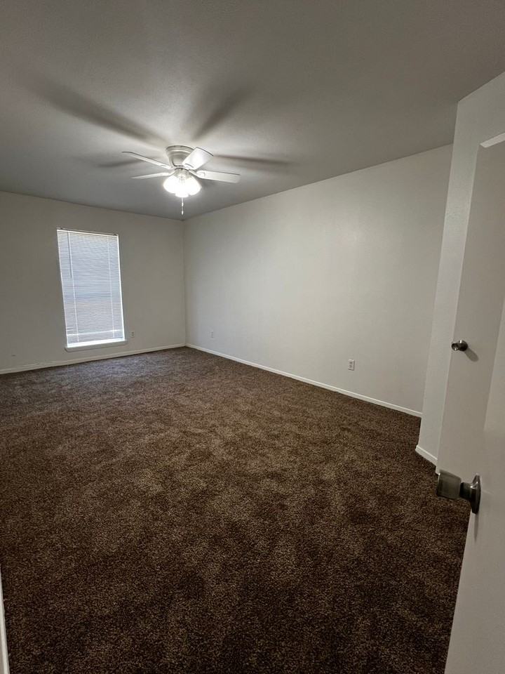 Thompson Square Apts., LLC - Photo 3 of 8