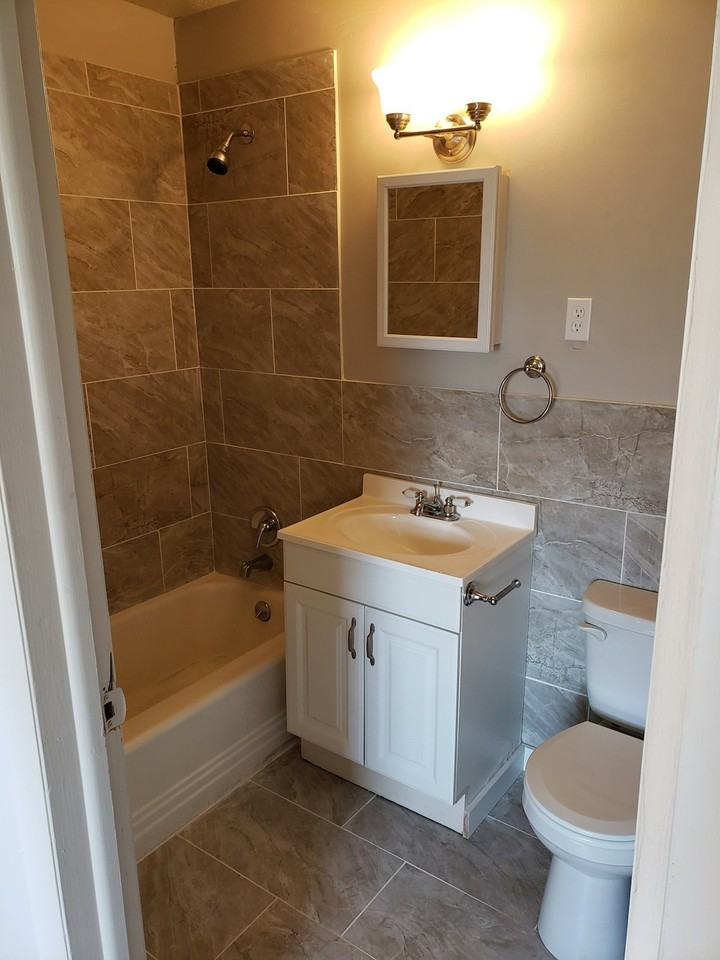 518 Baker Street, Unit 8 - Photo 3 of 6