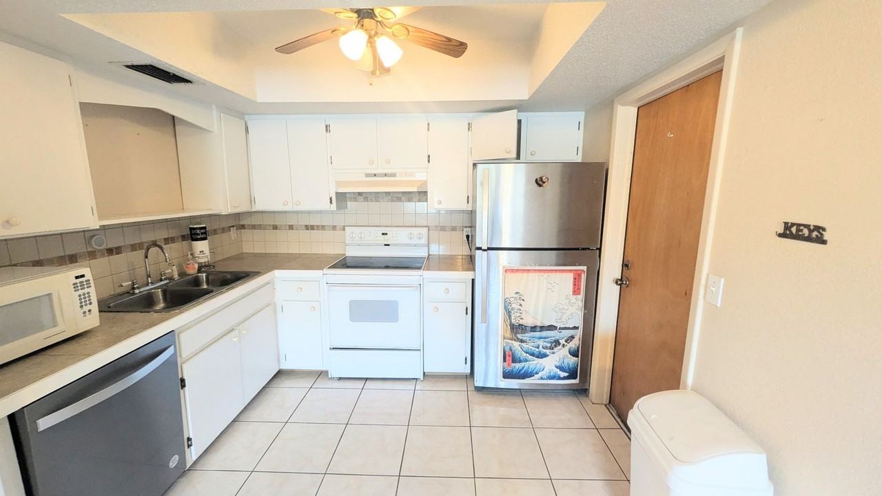 360 Base Ave E #424 - Photo 7 of 24
