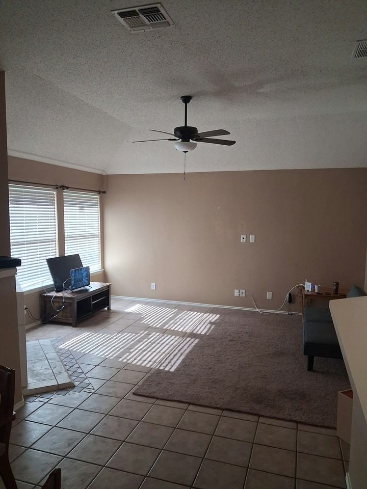 14211 Spotted Cedar, Unit 4 - Photo 5 of 7
