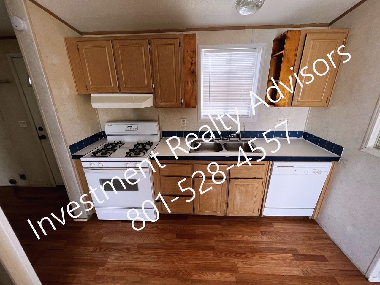 421 N 200 W #9 - Photo 2 of 12