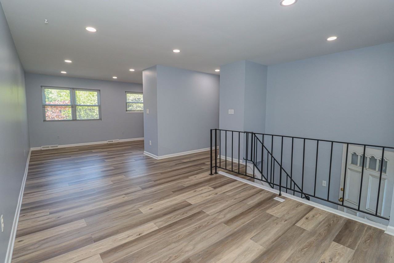 328 Benfield Rd - Photo 3 of 35