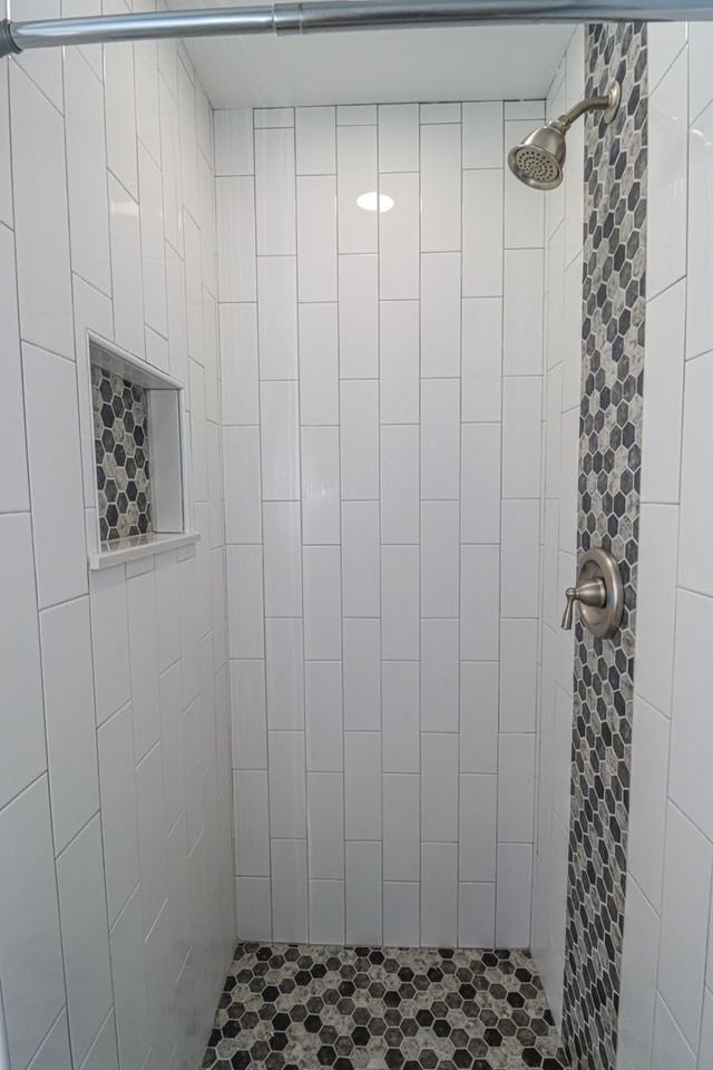 328 Benfield Rd - Photo 5 of 35