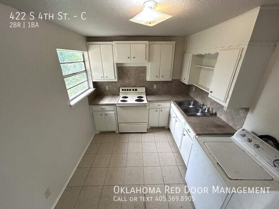 422 S 4th St #C - Photo 2 of 13