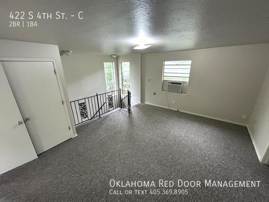 422 S 4th St #C - Photo 3 of 13