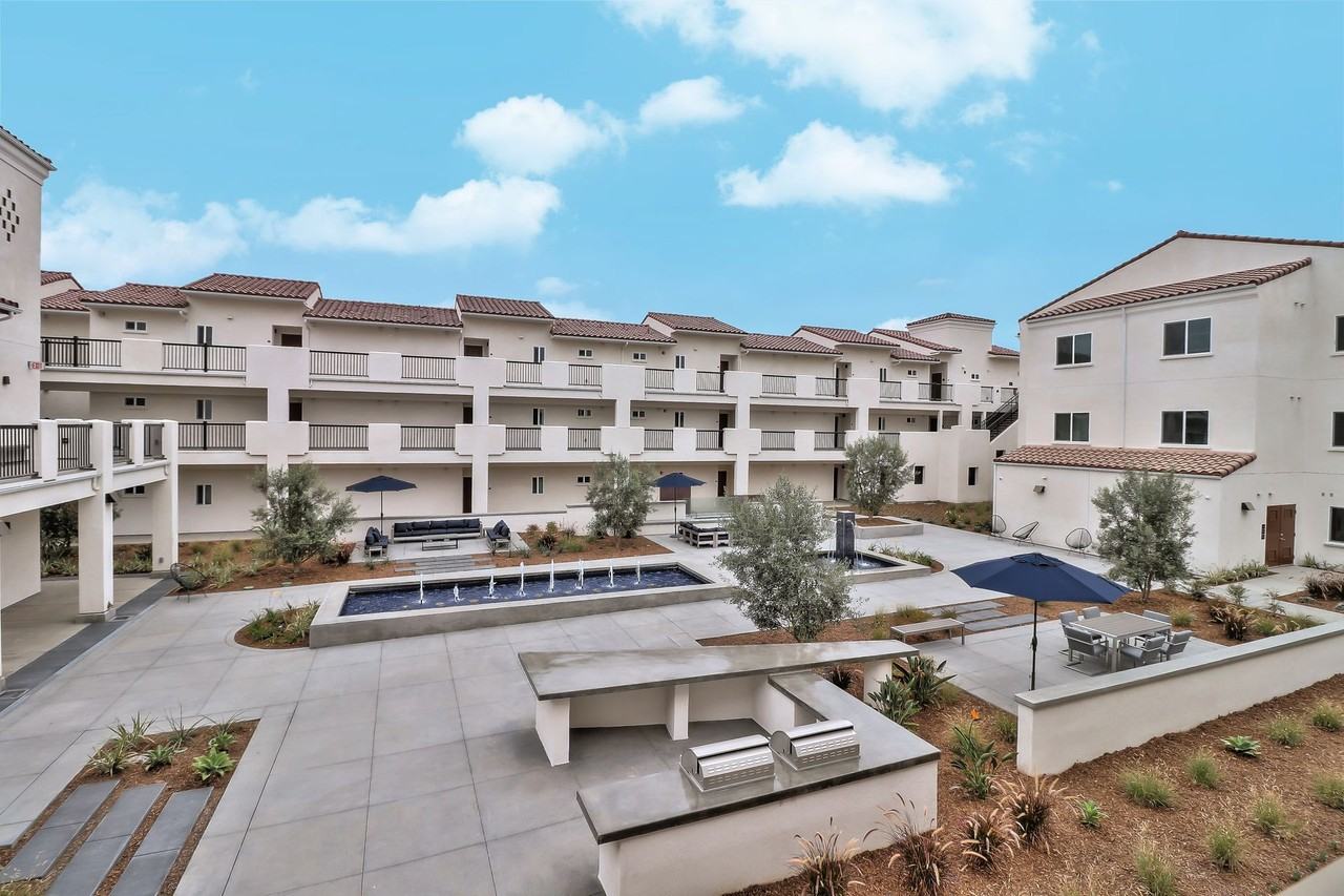 Coastal Village Apartments - Photo 5 of 39