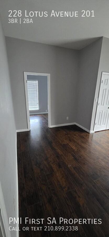 228 Lotus St - Photo 3 of 12
