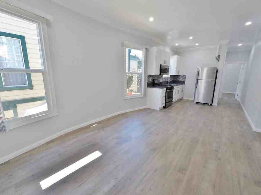 610 22nd St - Photo 2 of 9
