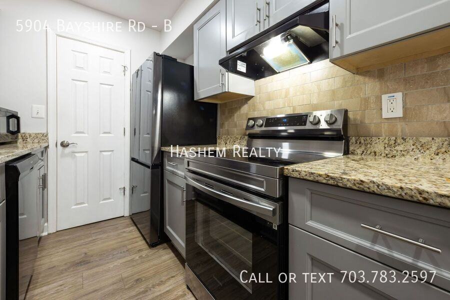 5904 Bayshire Rd #B - Photo 3 of 16