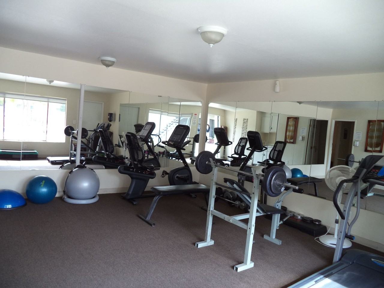 5747 Laurel Canyon Blvd. - Photo 7 of 26