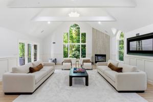 featured image of 31 Tredwell Ln