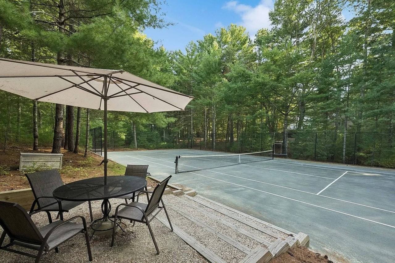33 Oak Hill Ln