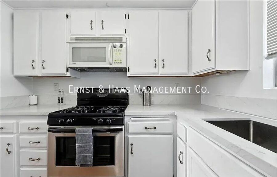 955 E 3rd St #304 - Photo 7 of 26