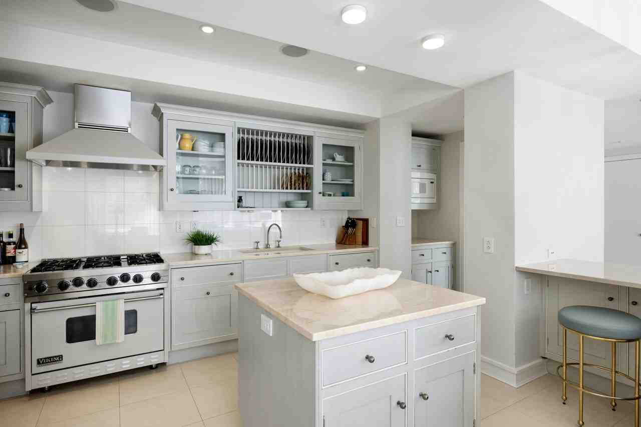595 W End Ave #9thFL - Photo 6 of 25