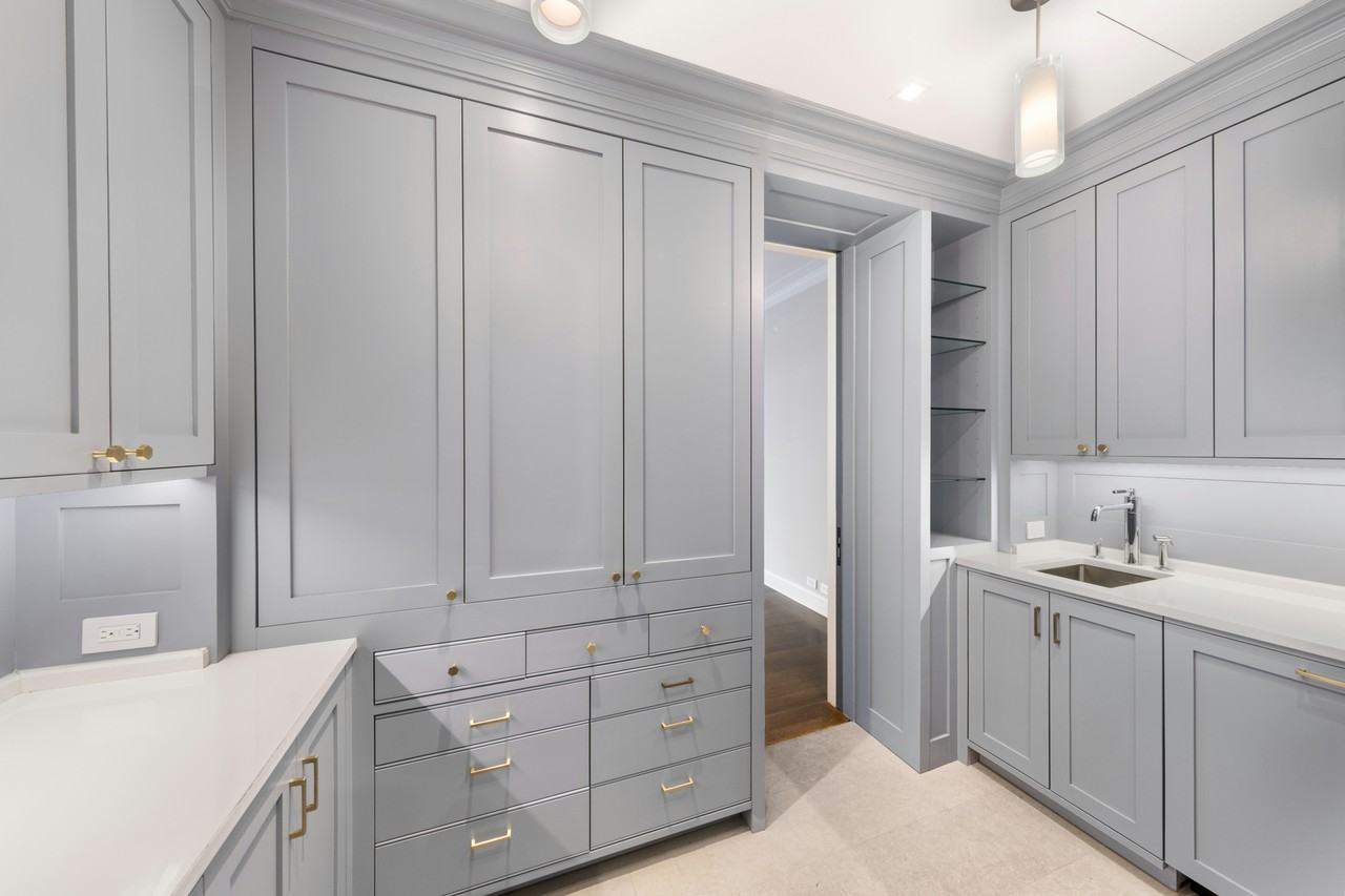 443 E 87th St #1 - Photo 4 of 22