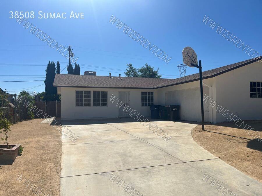 38508 Sumac Ave - Photo 2 of 20