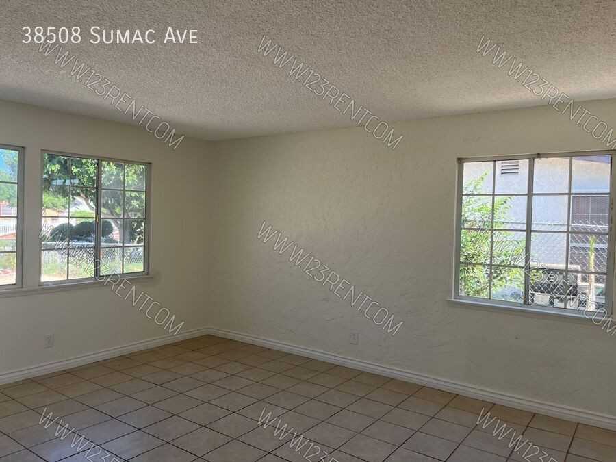 38508 Sumac Ave - Photo 4 of 20