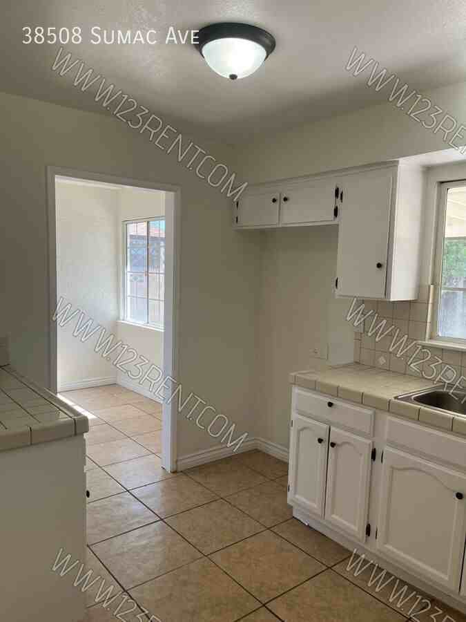 38508 Sumac Ave - Photo 7 of 20