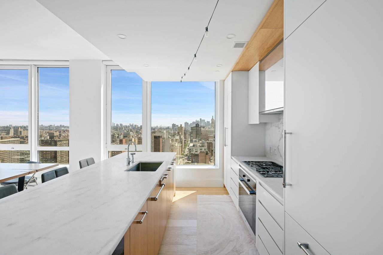 368 3rd Ave #28A - Photo 4 of 21