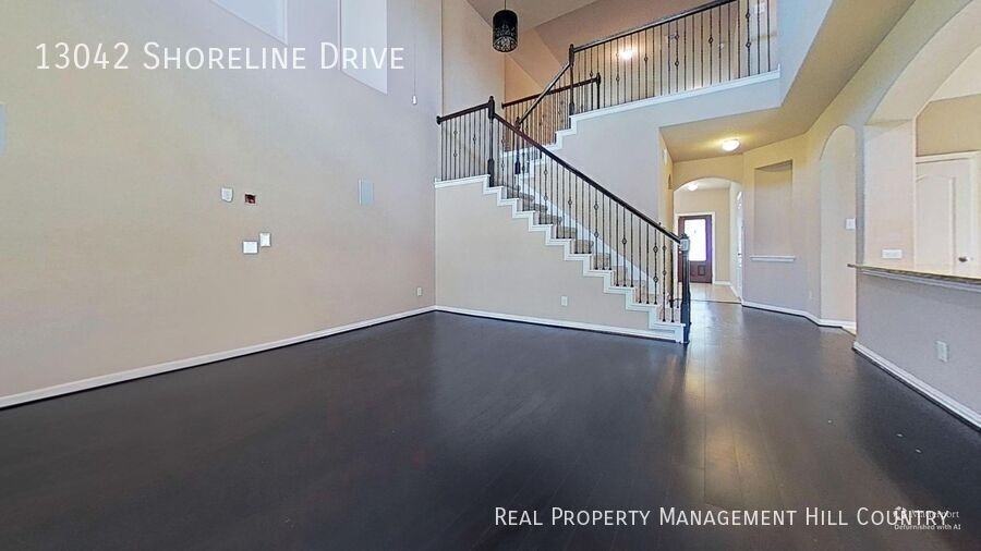 13042 Shoreline Dr - Photo 4 of 20
