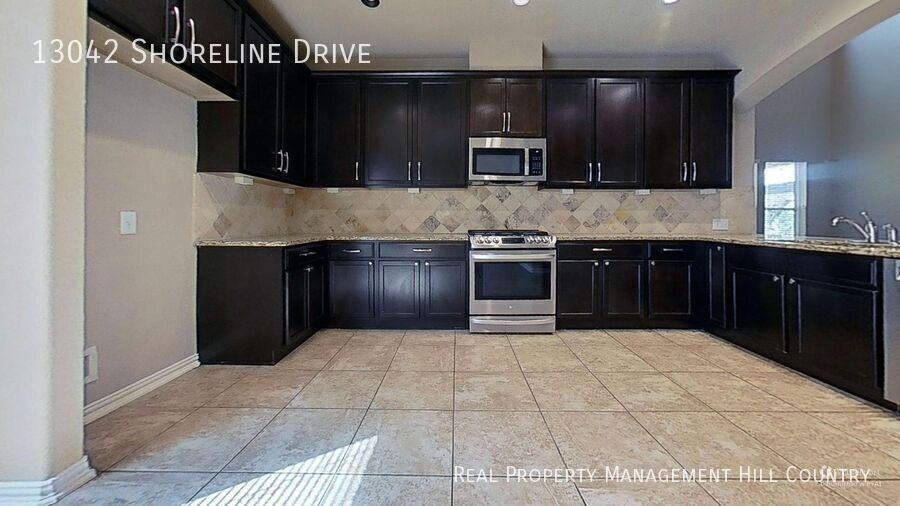 13042 Shoreline Dr - Photo 7 of 20