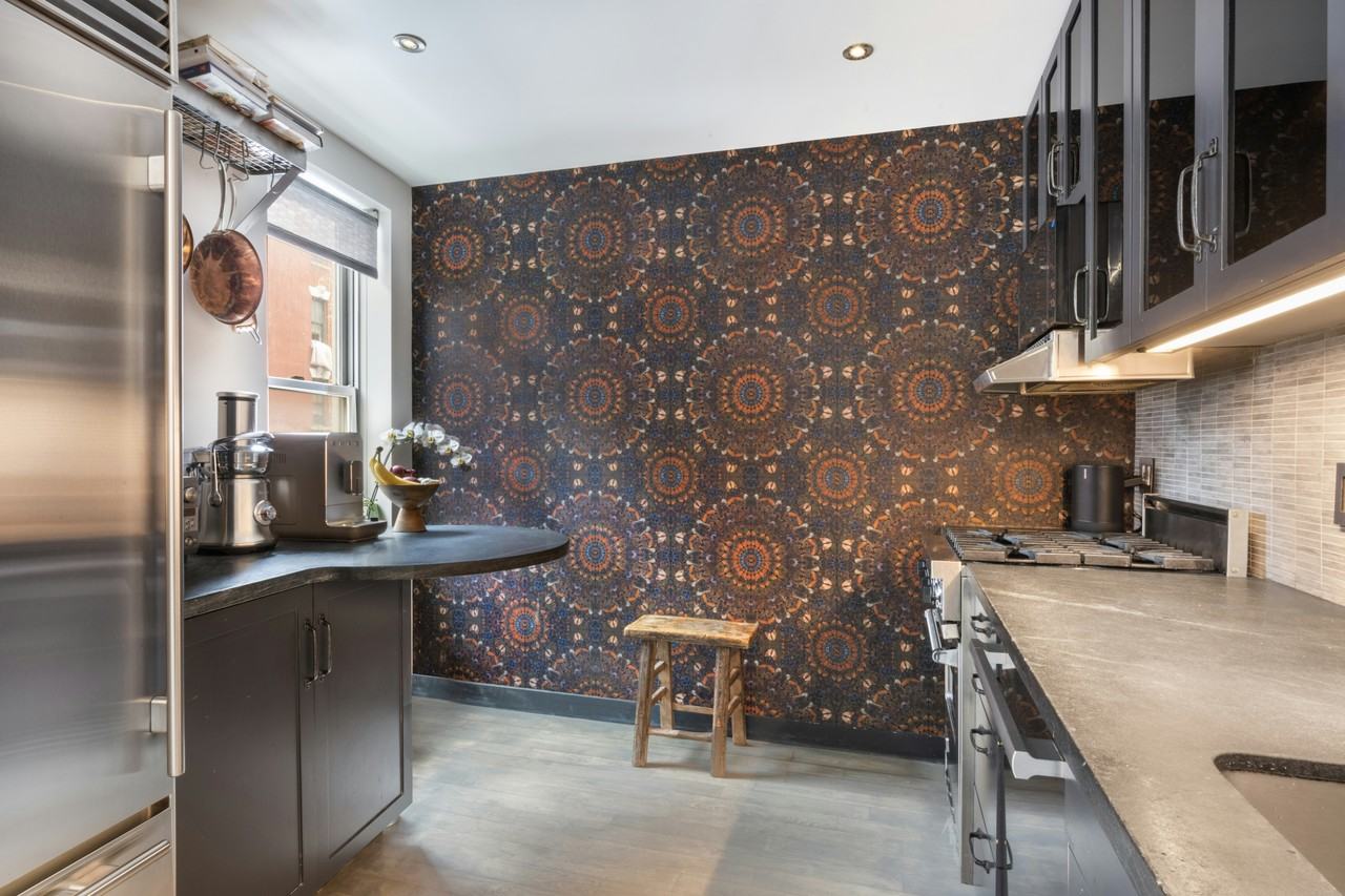 176 Mulberry St #3 - Photo 3 of 8