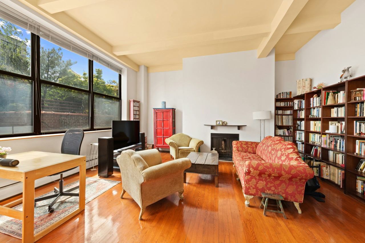 114 E 13th St #9B