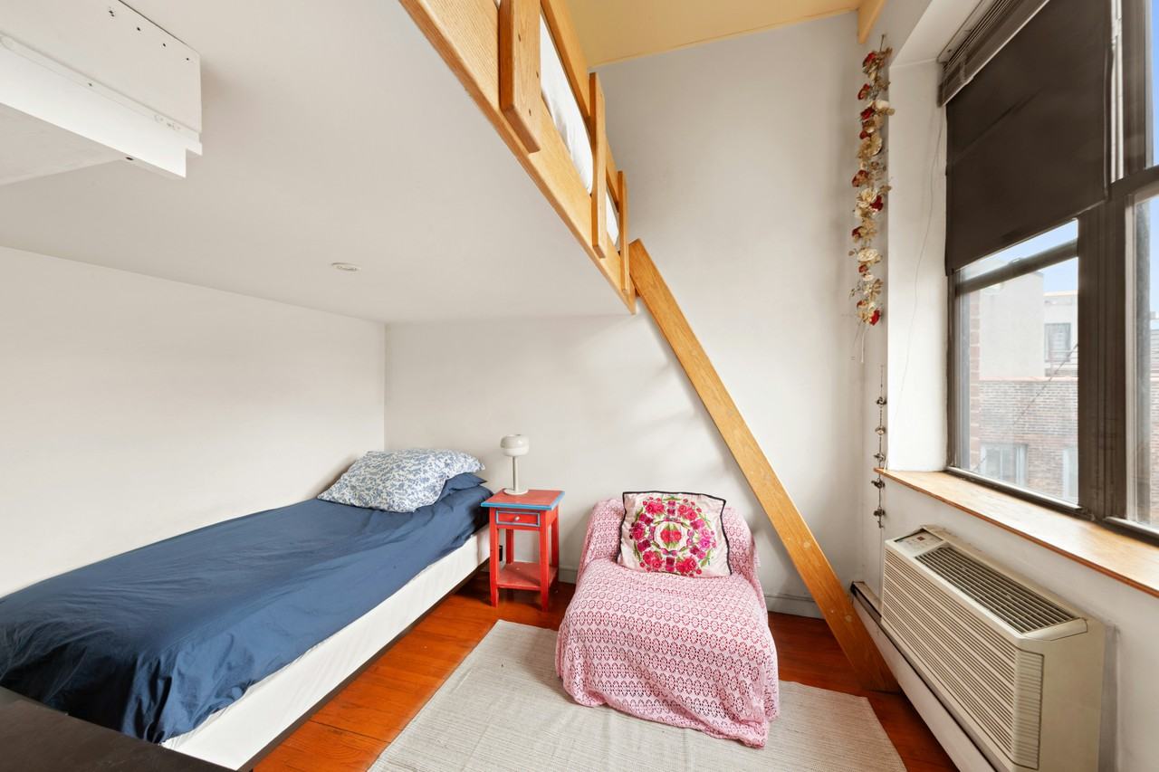 114 E 13th St #9B - Photo 6 of 11