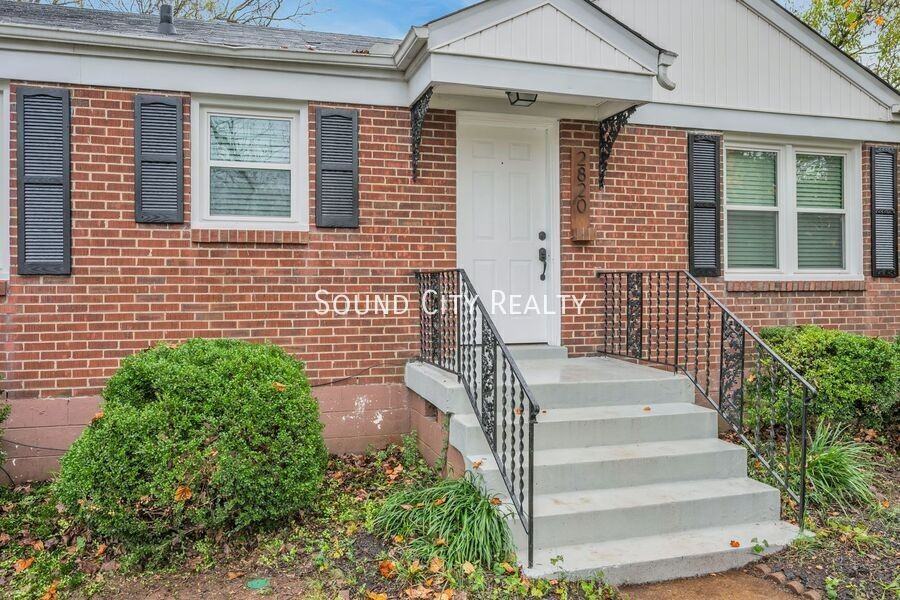 2820 Saint Edwards Dr - Photo 2 of 27