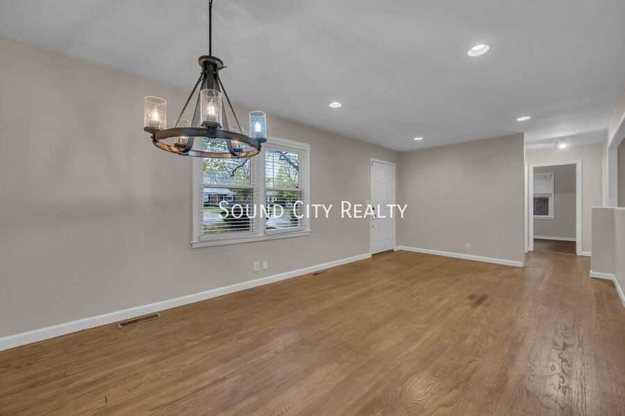 2820 Saint Edwards Dr - Photo 4 of 27