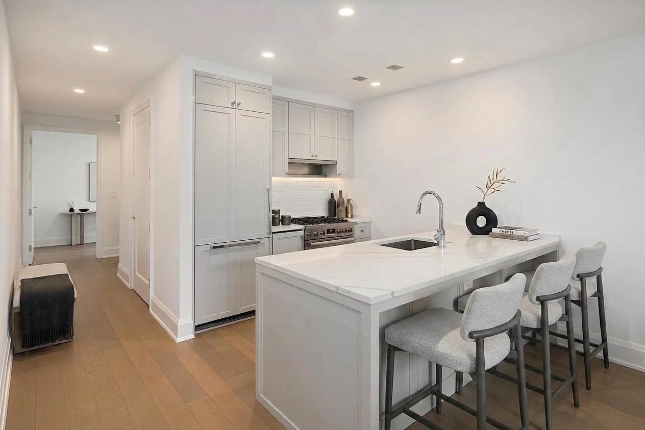 100 Claremont Ave #11E - Photo 3 of 7