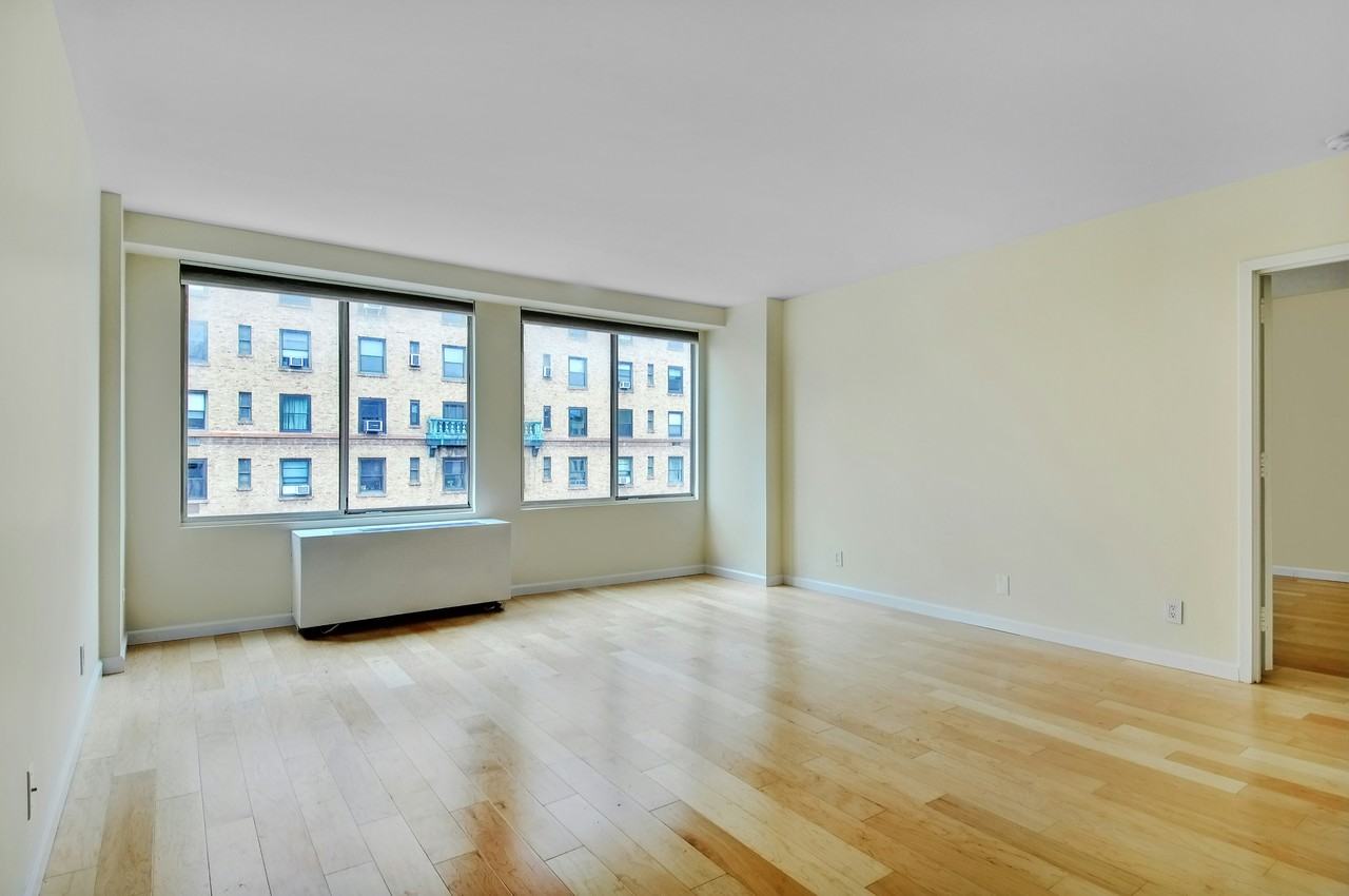 324 W 23rd St #6A - Photo 2 of 9