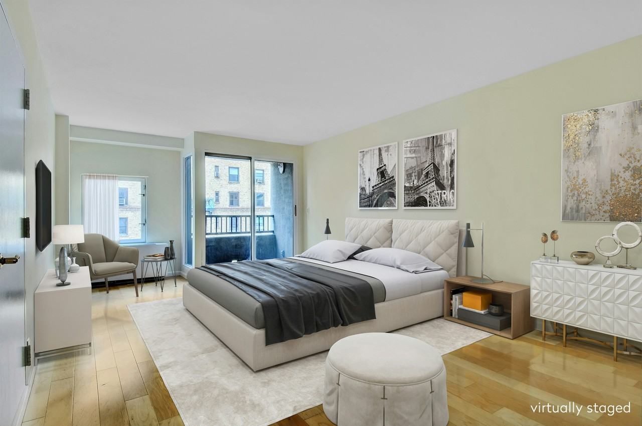 324 W 23rd St #6A - Photo 4 of 9