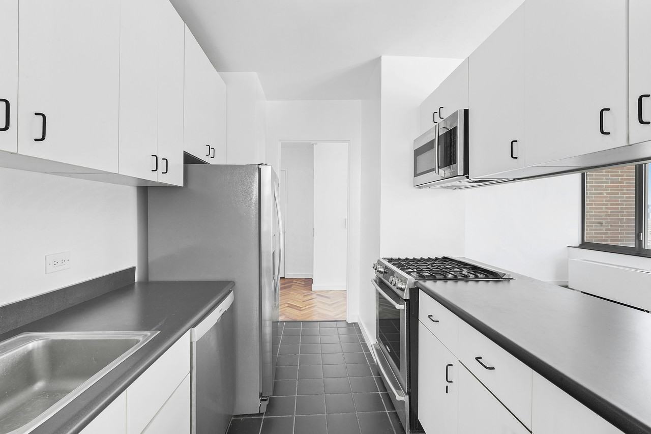 360 E 88th St #25A - Photo 6 of 12