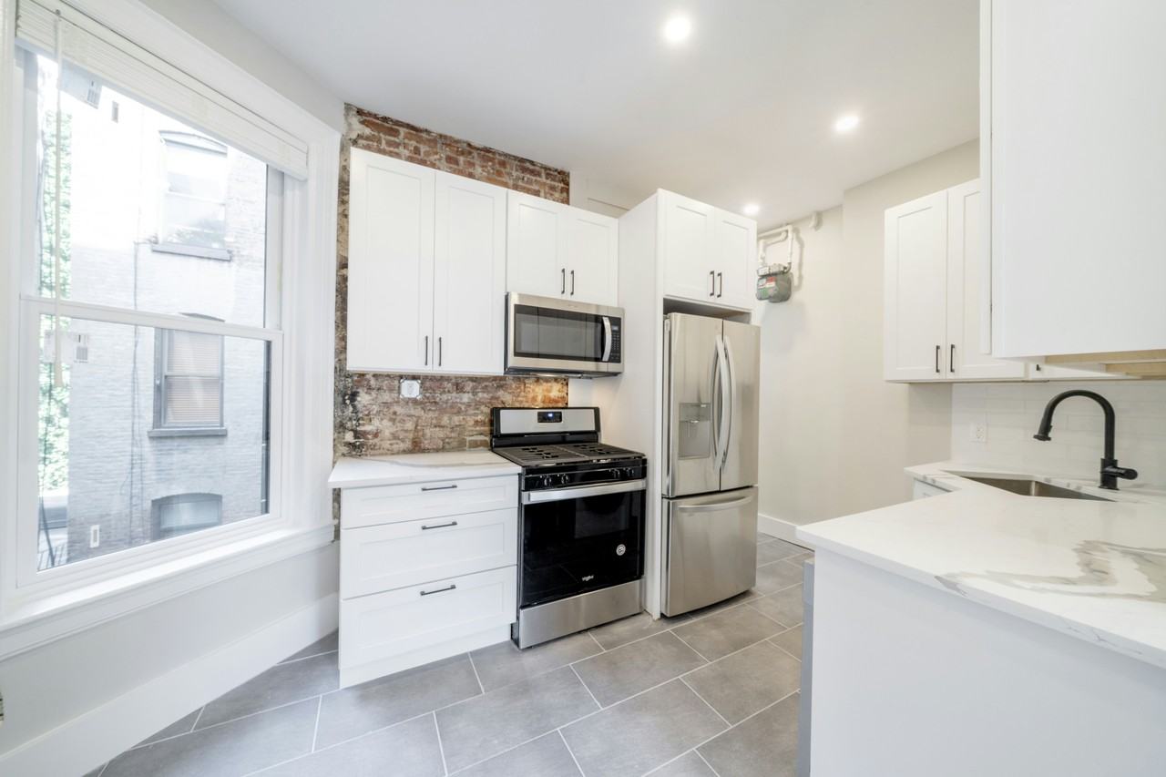 199 Prince St #9 - Photo 2 of 10