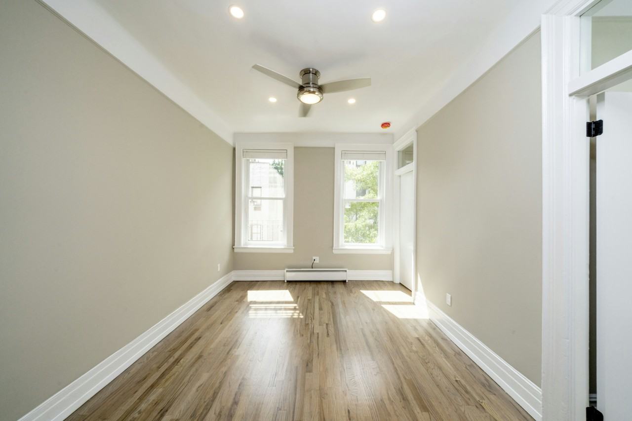 199 Prince St #9 - Photo 4 of 10