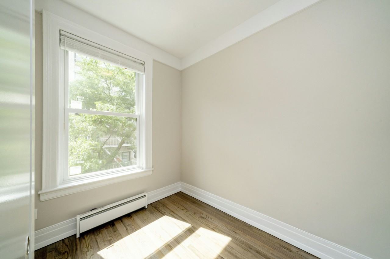199 Prince St #9 - Photo 6 of 10